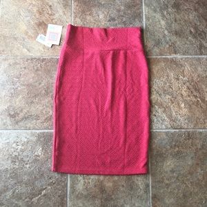 NWT Textured Fuchsia Lularoe Xs Cassie skirt
